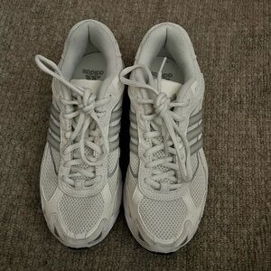 Women’s Adidas Response cl shoes